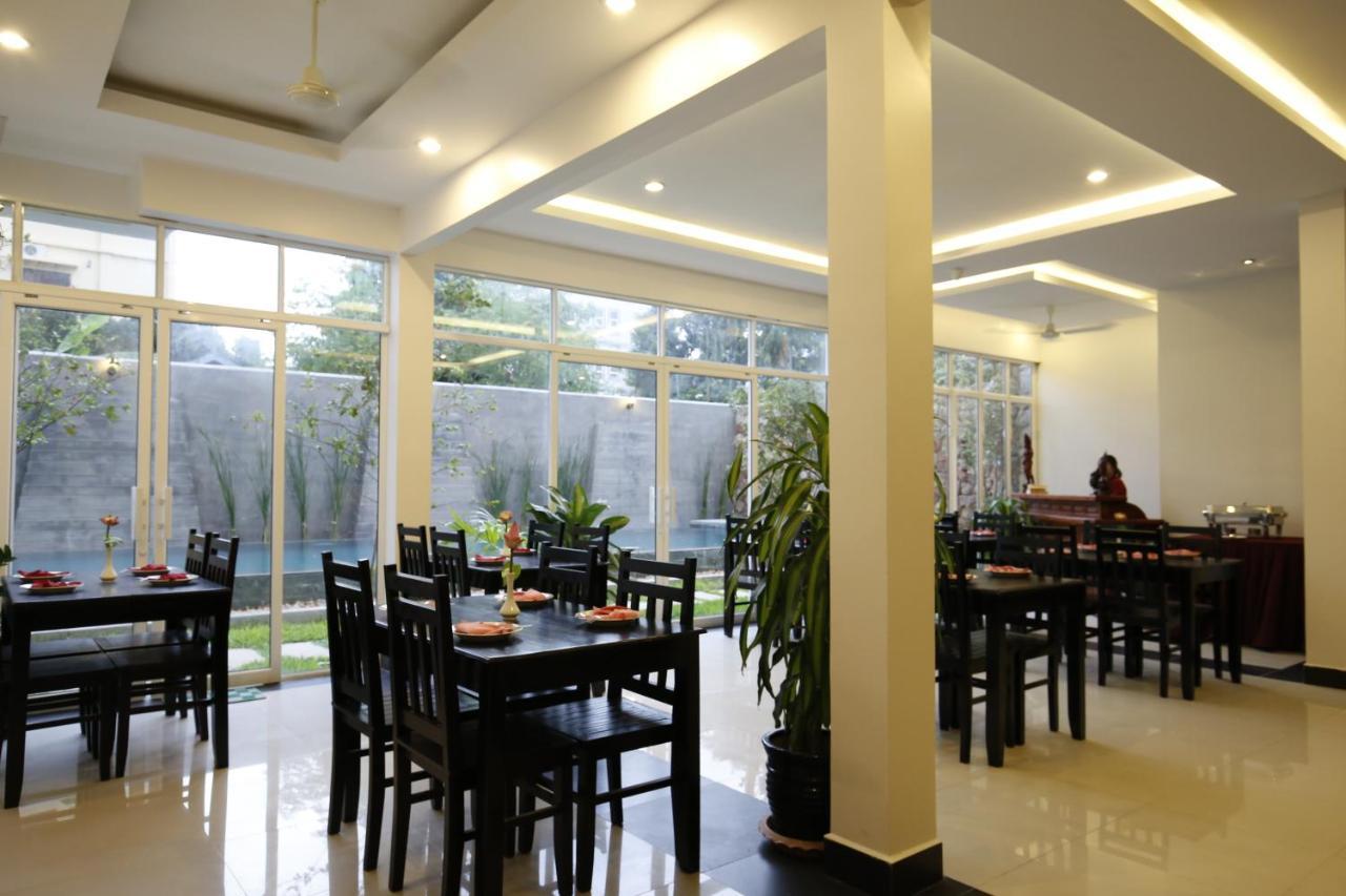 Holy Angkor Hotel Сіємреап Екстер'єр фото