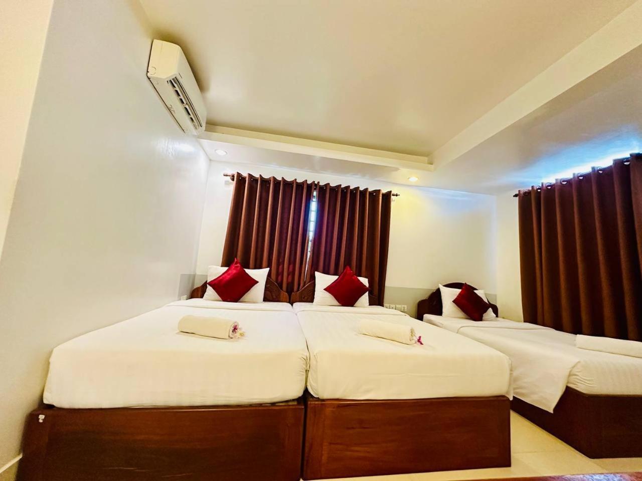 Holy Angkor Hotel Сіємреап Екстер'єр фото