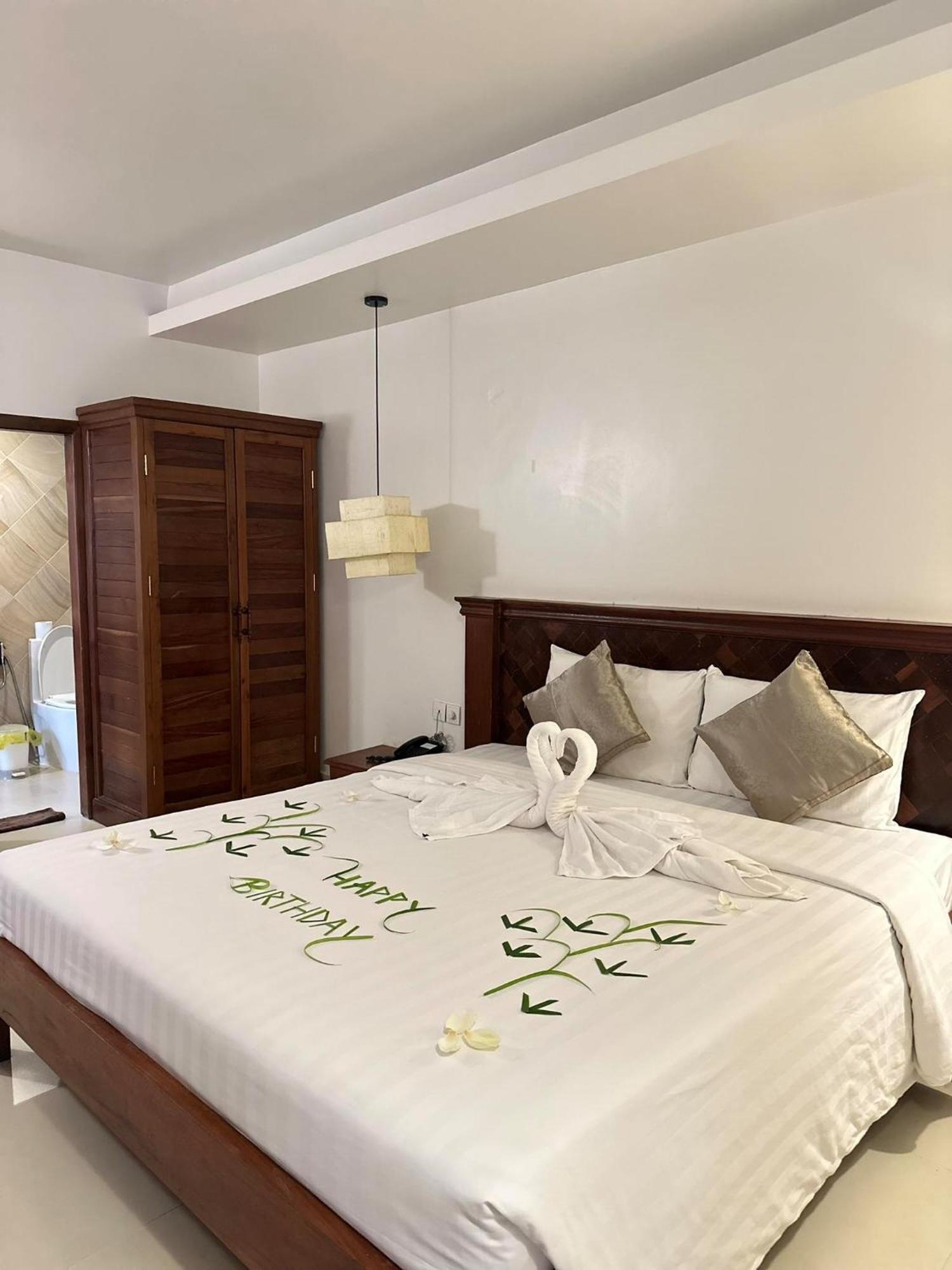 Holy Angkor Hotel Сіємреап Екстер'єр фото