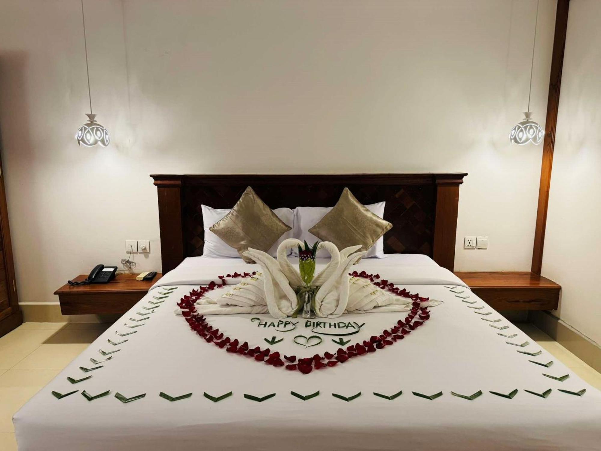 Holy Angkor Hotel Сіємреап Екстер'єр фото