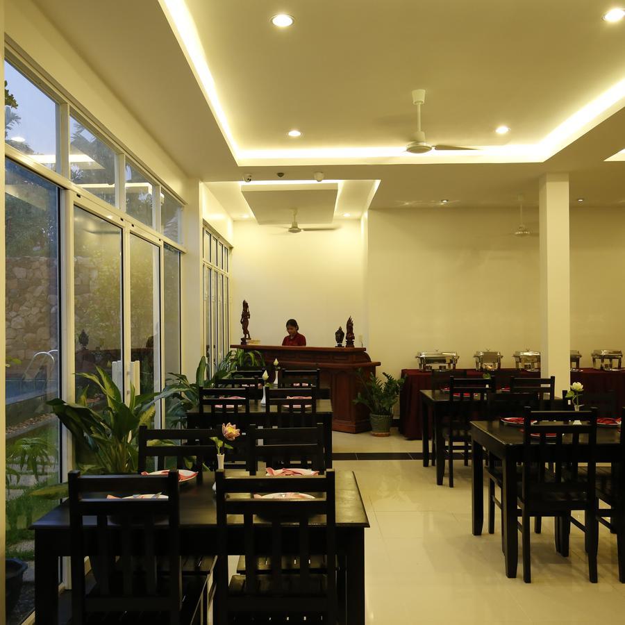 Holy Angkor Hotel Сіємреап Екстер'єр фото