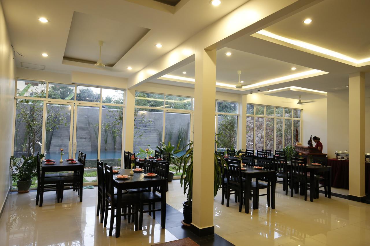 Holy Angkor Hotel Сіємреап Екстер'єр фото